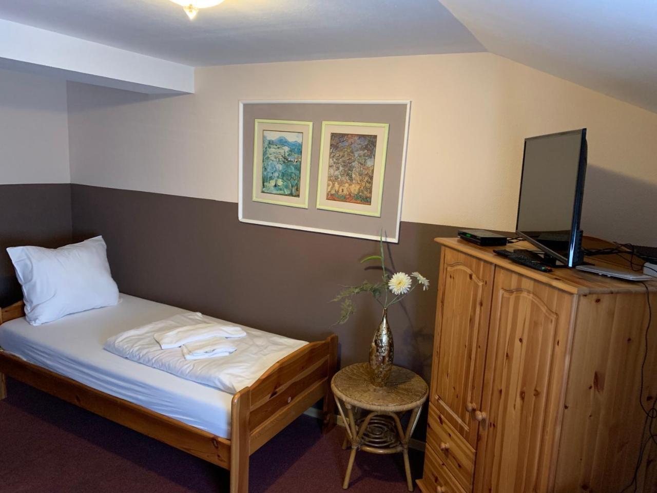 Hotel Mythos Oranienburg Buitenkant foto