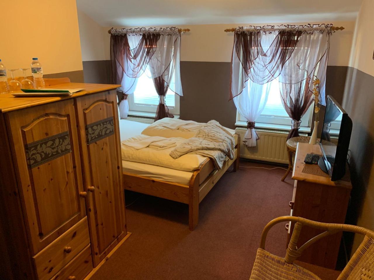 Hotel Mythos Oranienburg Buitenkant foto